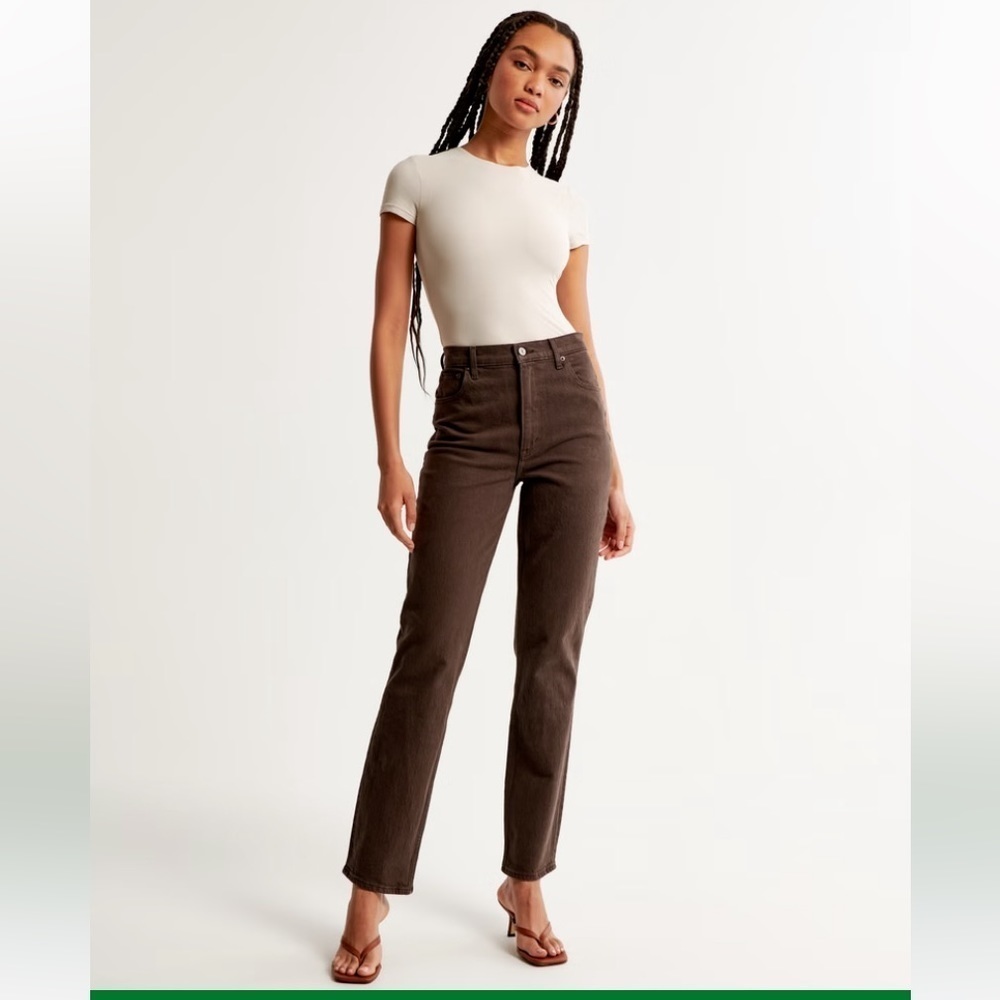 Abercrombie & Fitch High-Rise Straight Jeans in Dark Brown